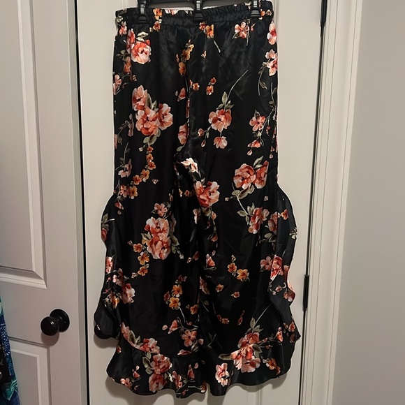 Roman’s size 16 Floral Ruffle Pants Pajamas beach cover up style, slits on sides - Picture 2 of 8